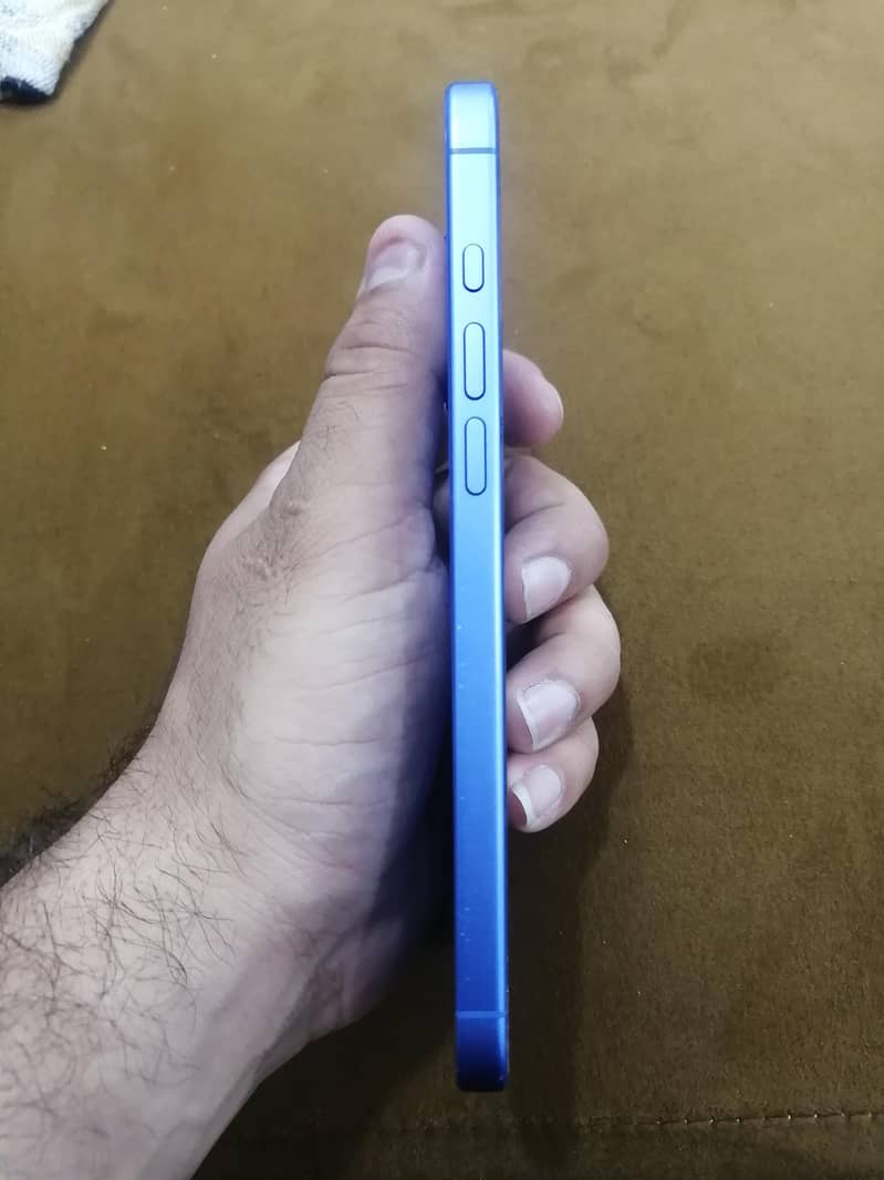 Apple iPhone 16 Plus 2