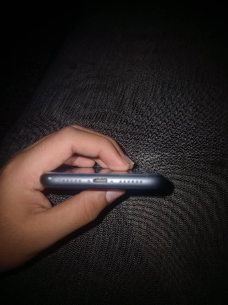 Apple iPhone 11 5