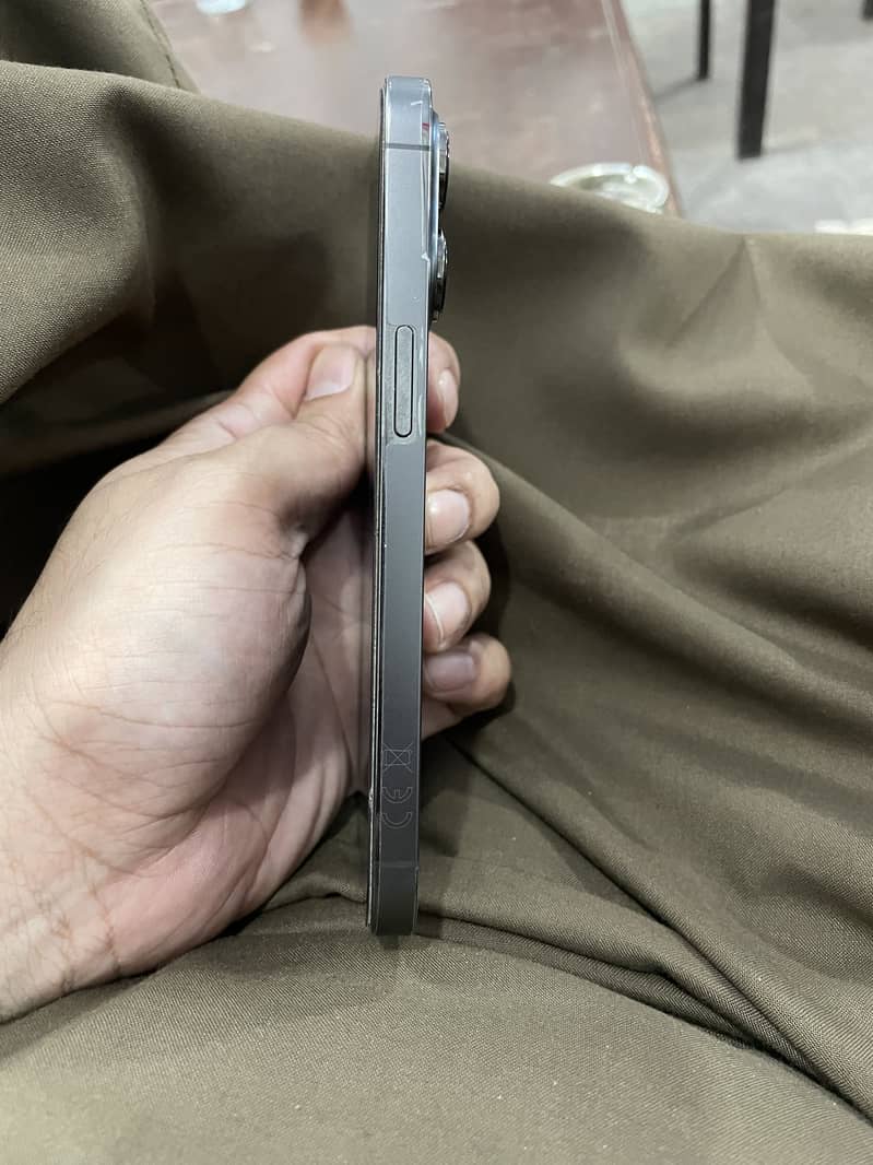 Apple iPhone 13 Pro 0