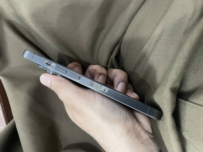 Apple iPhone 13 Pro 1