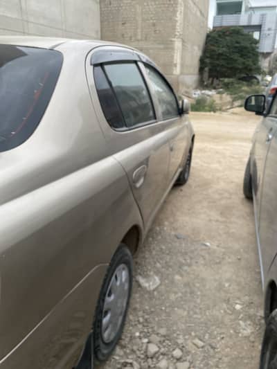Toyota Platz 2003