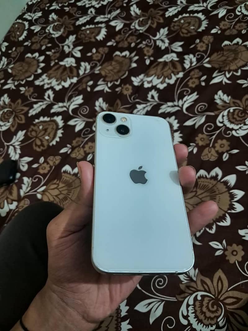 Apple iPhone 13 0