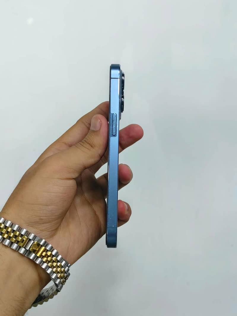 Apple iPhone 13 Pro 3