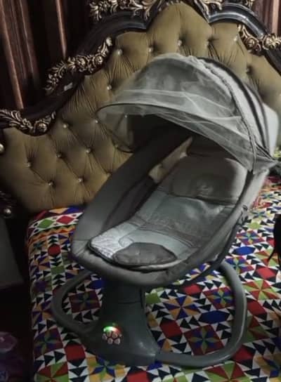 Baby electric swing