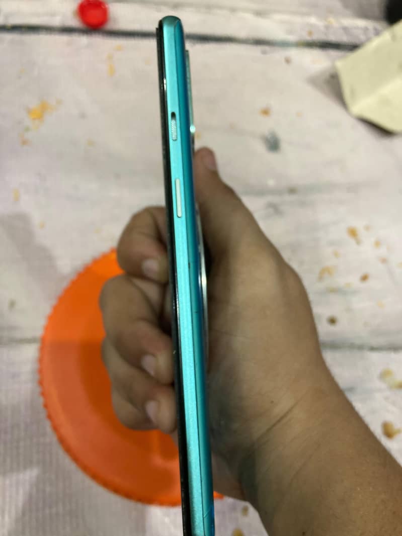 One Plus 8T back crack 1