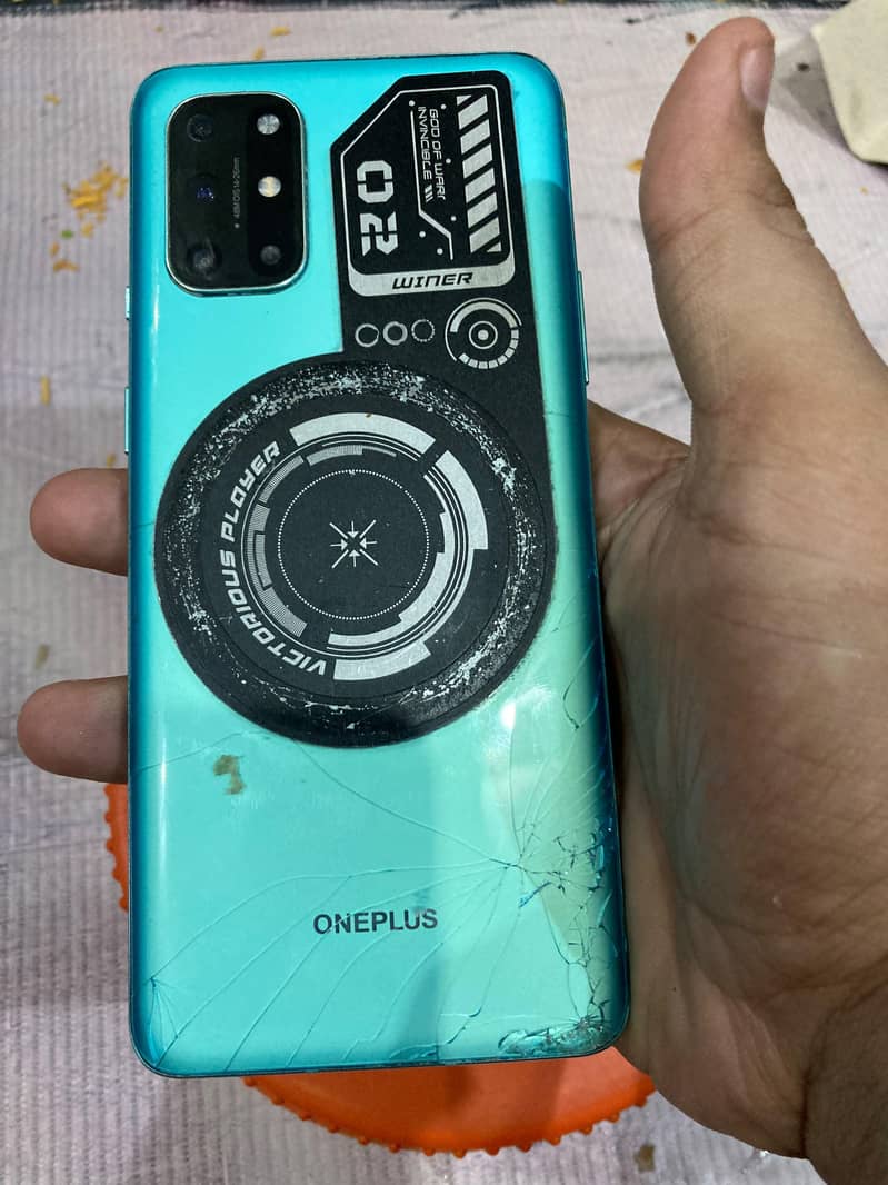 One Plus 8T back crack 3