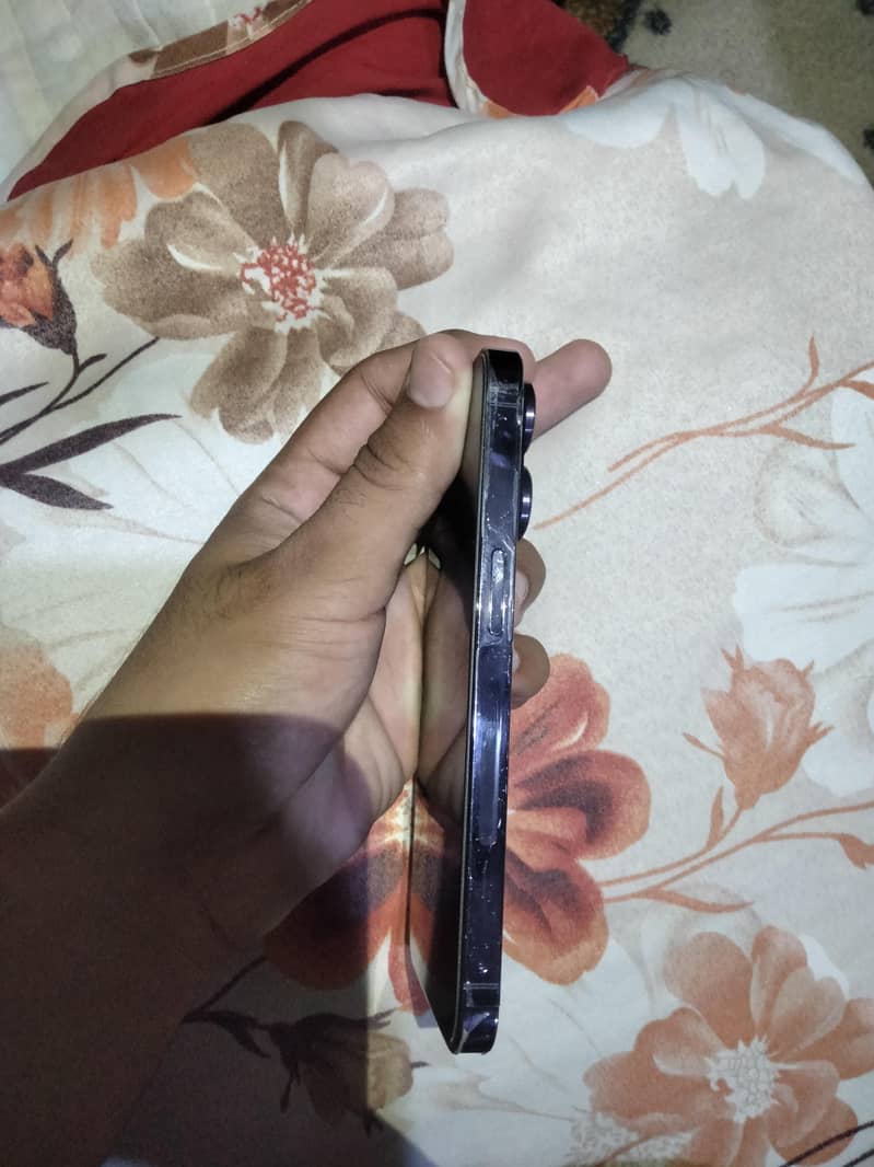 Apple iPhone 14 Pro 1