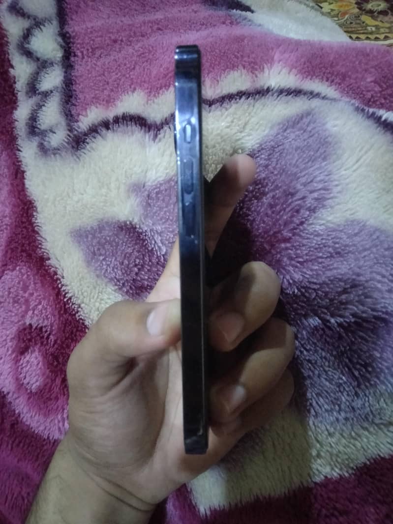 Apple iPhone 14 Pro 2