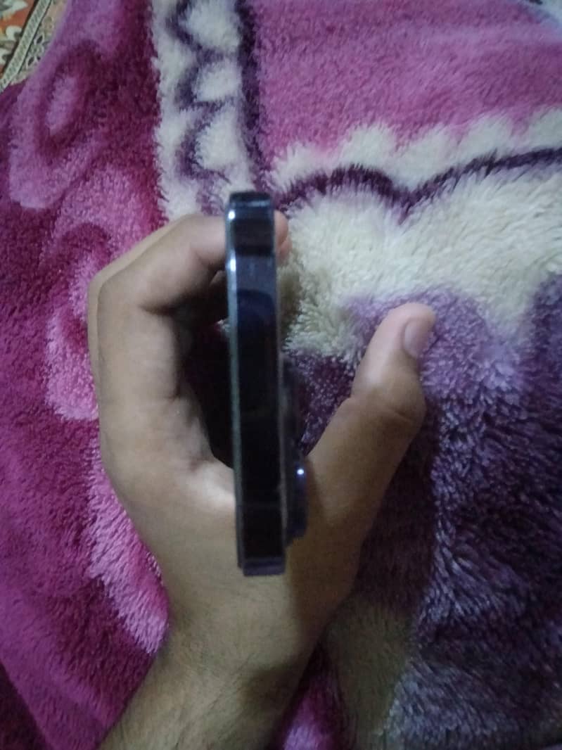 Apple iPhone 14 Pro 4