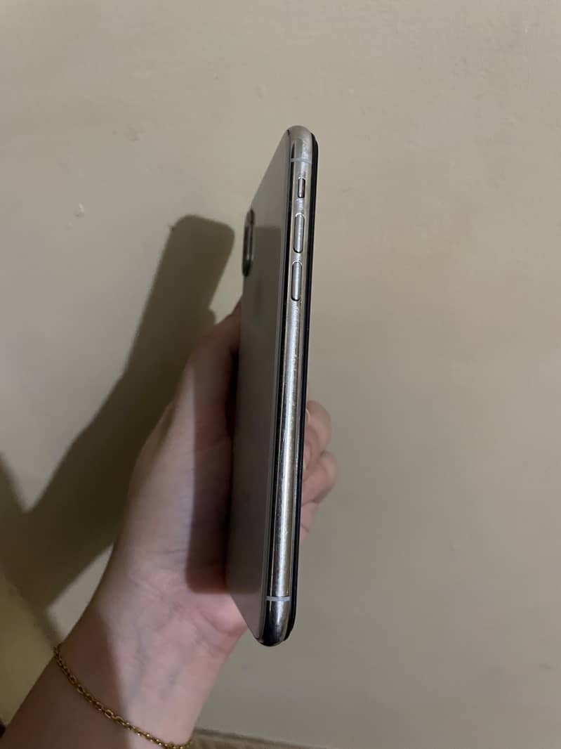 Apple iPhone X 5