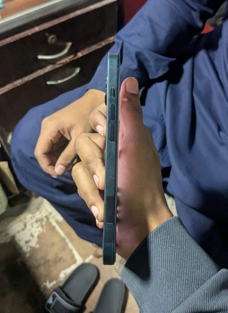 Apple iPhone 14 2