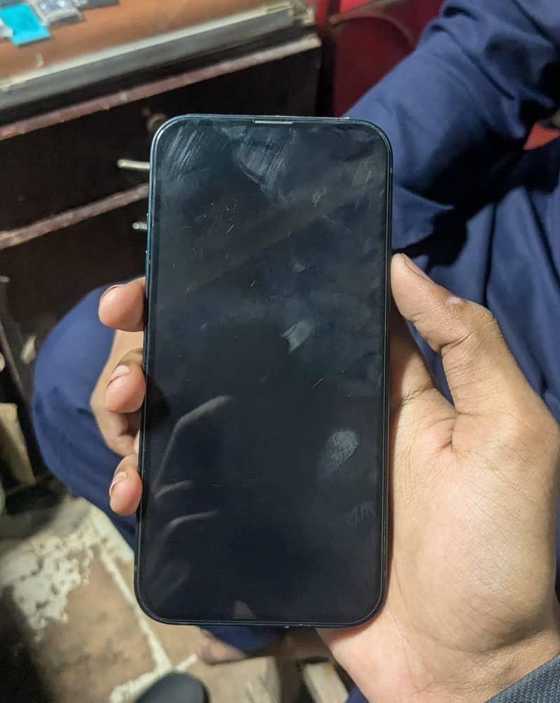 Apple iPhone 14 4