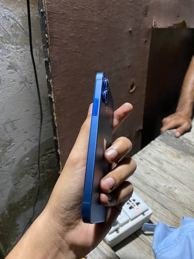 Apple iPhone 12