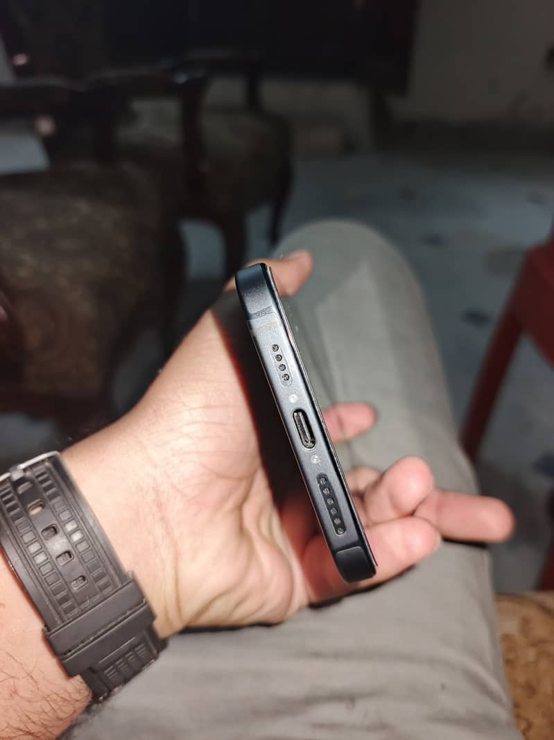 Apple iPhone 15 plus 4