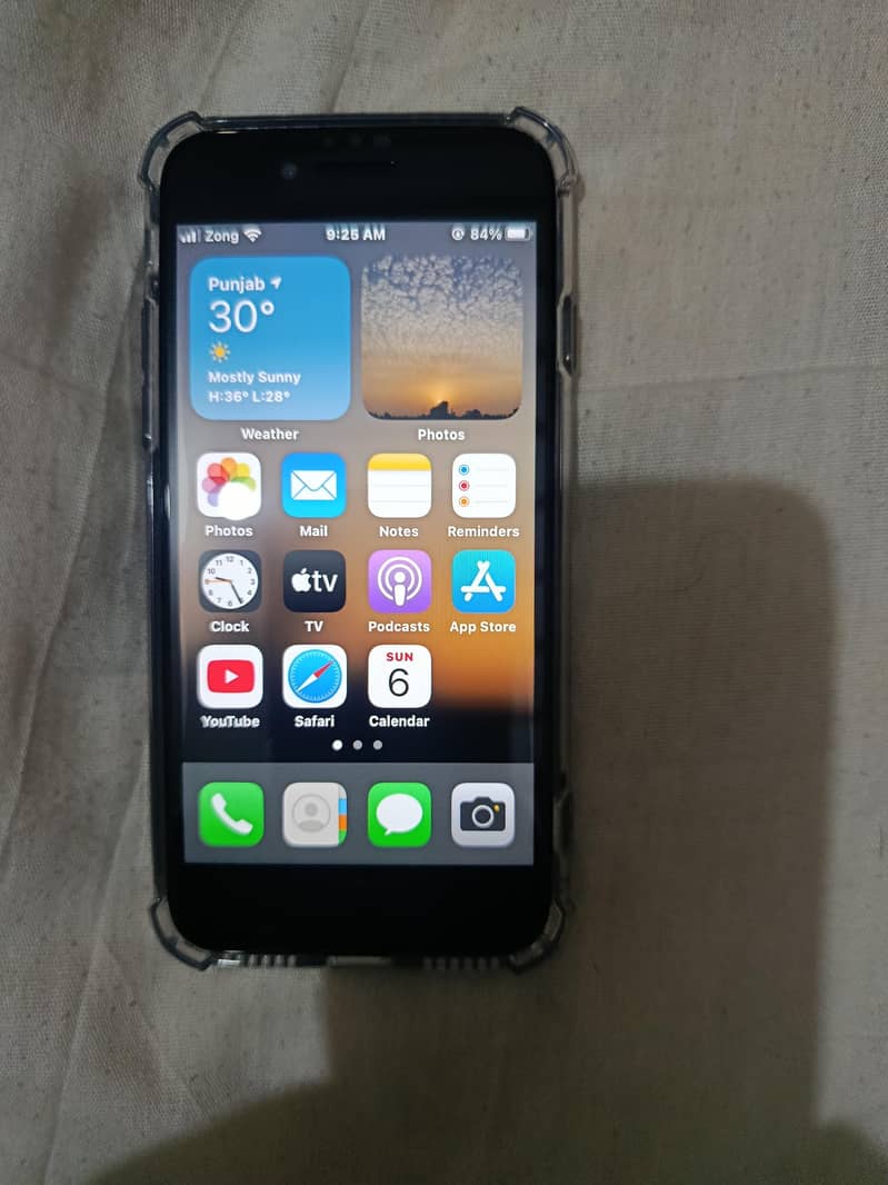 Apple iPhone 8 0