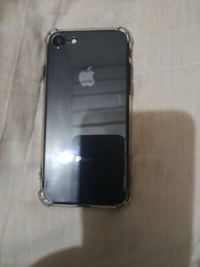 Apple iPhone 8 1