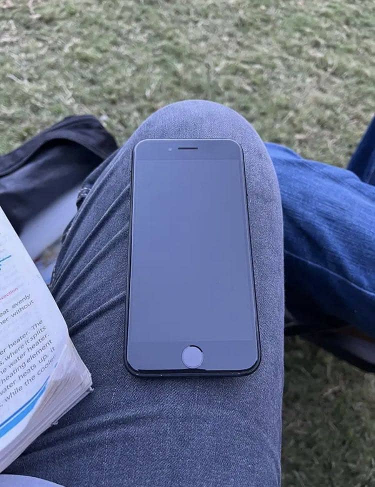 Apple iPhone SE3rd generation 2