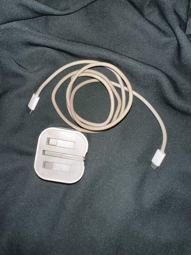 Apple iPhone 16 1