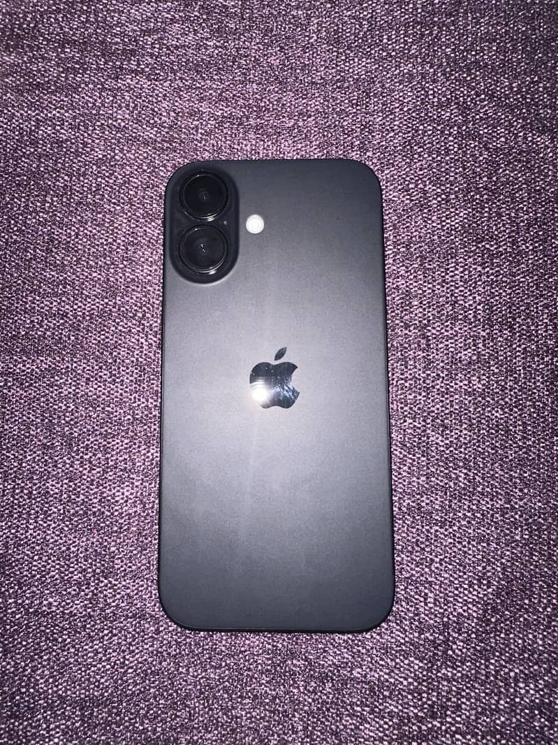 Apple iPhone 16 2