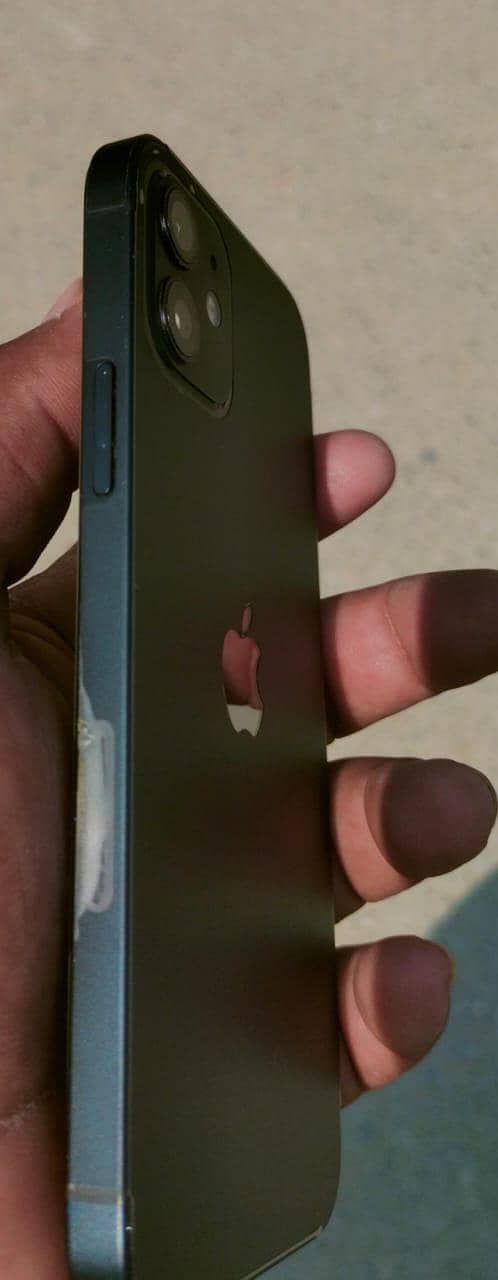 Apple iPhone 12 2