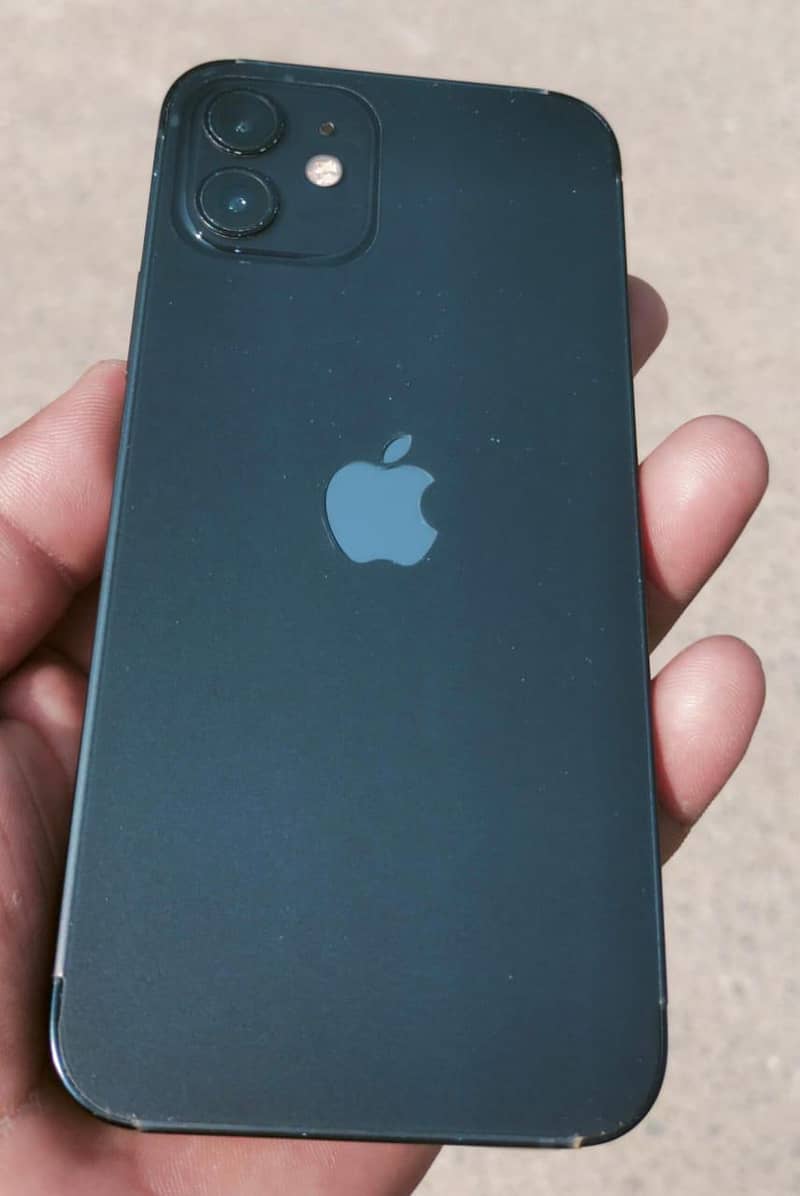 Apple iPhone 12 4