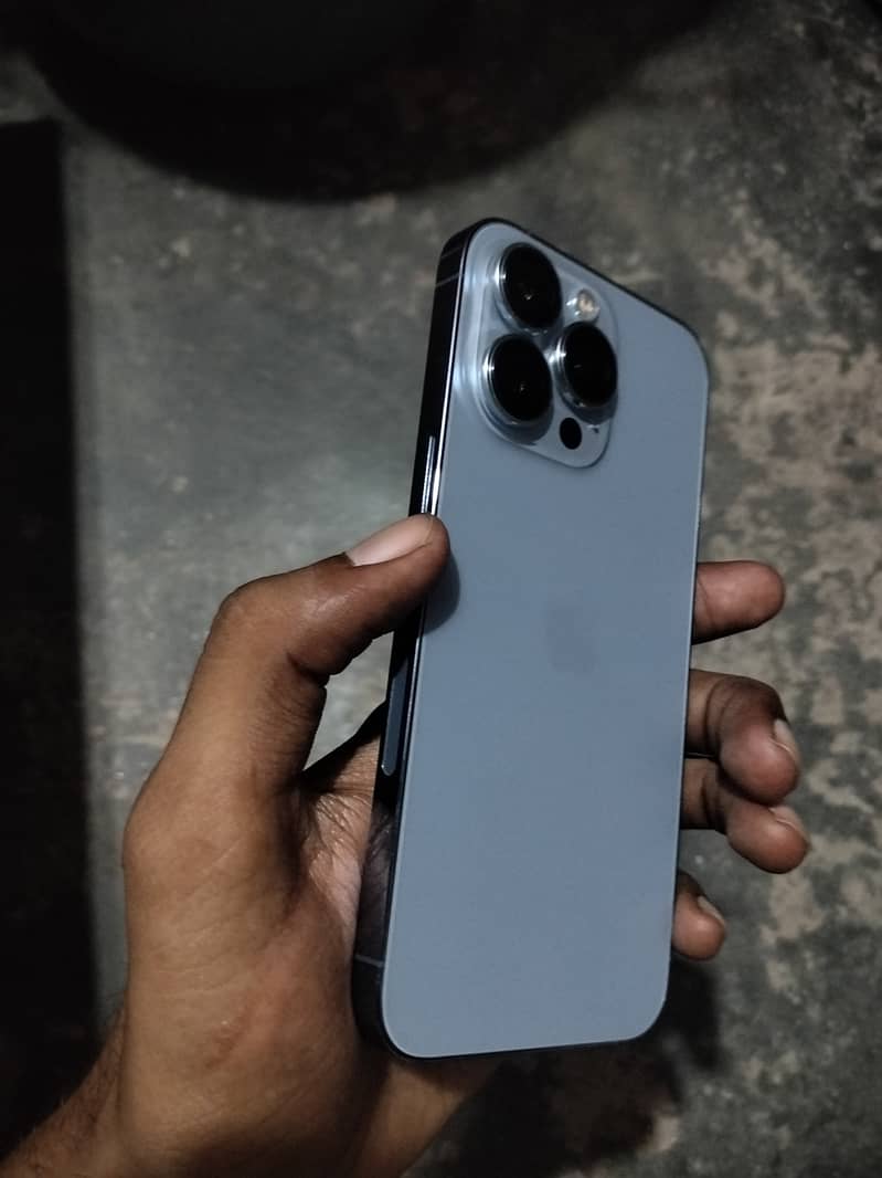 Apple iPhone 13 Pro 1