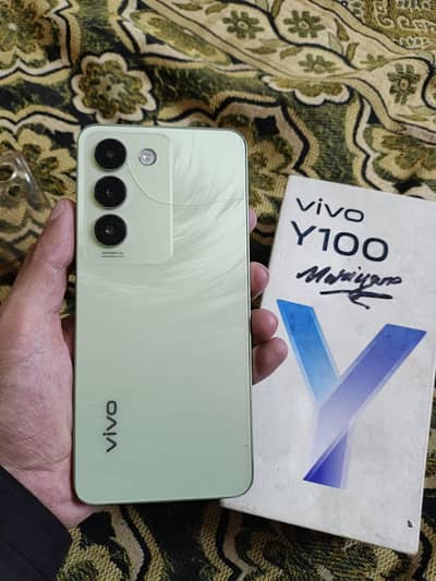 vivo y100 8gb 256gb condition picture ma hai sath sirf box ha