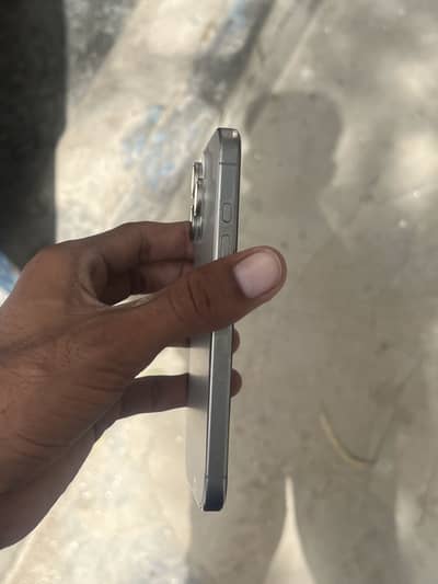 iPhone 16 pro 128 gb fu all oky DM cash only