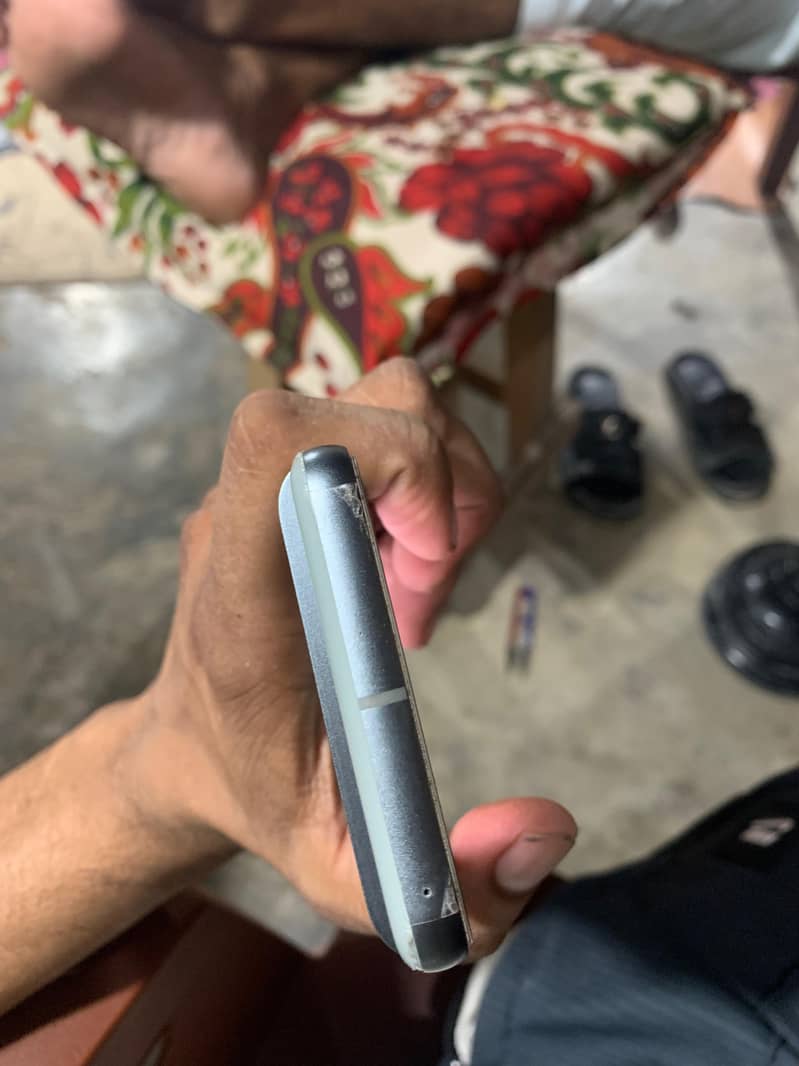 Google Pixel 8 2