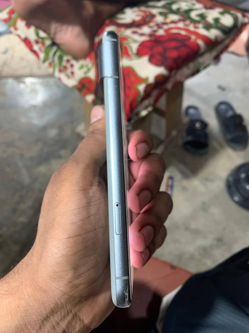 Google Pixel 8 3