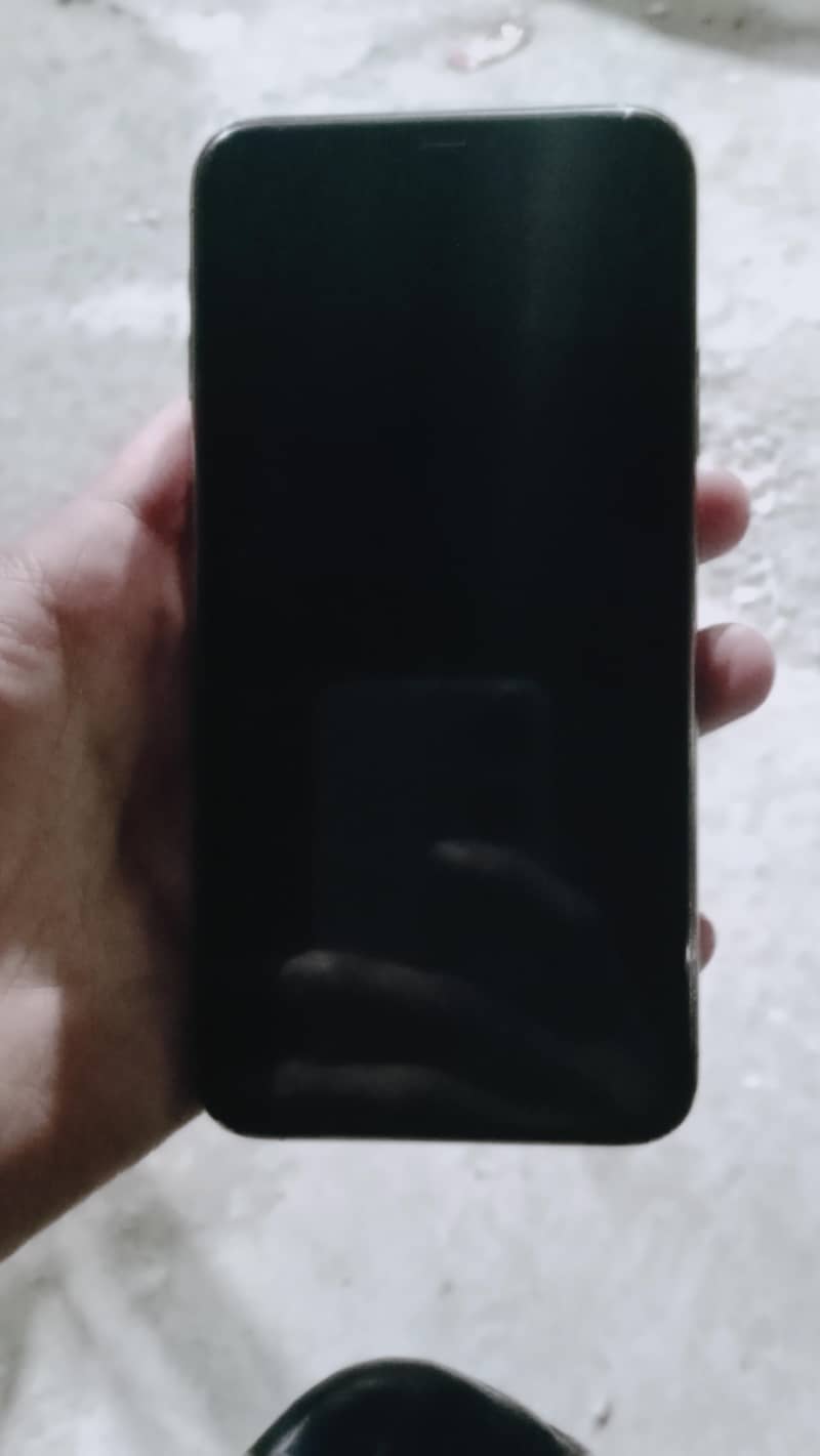 Apple iPhone 11 Pro Max 2