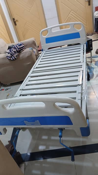 Surgical bed for patients in brand new condition