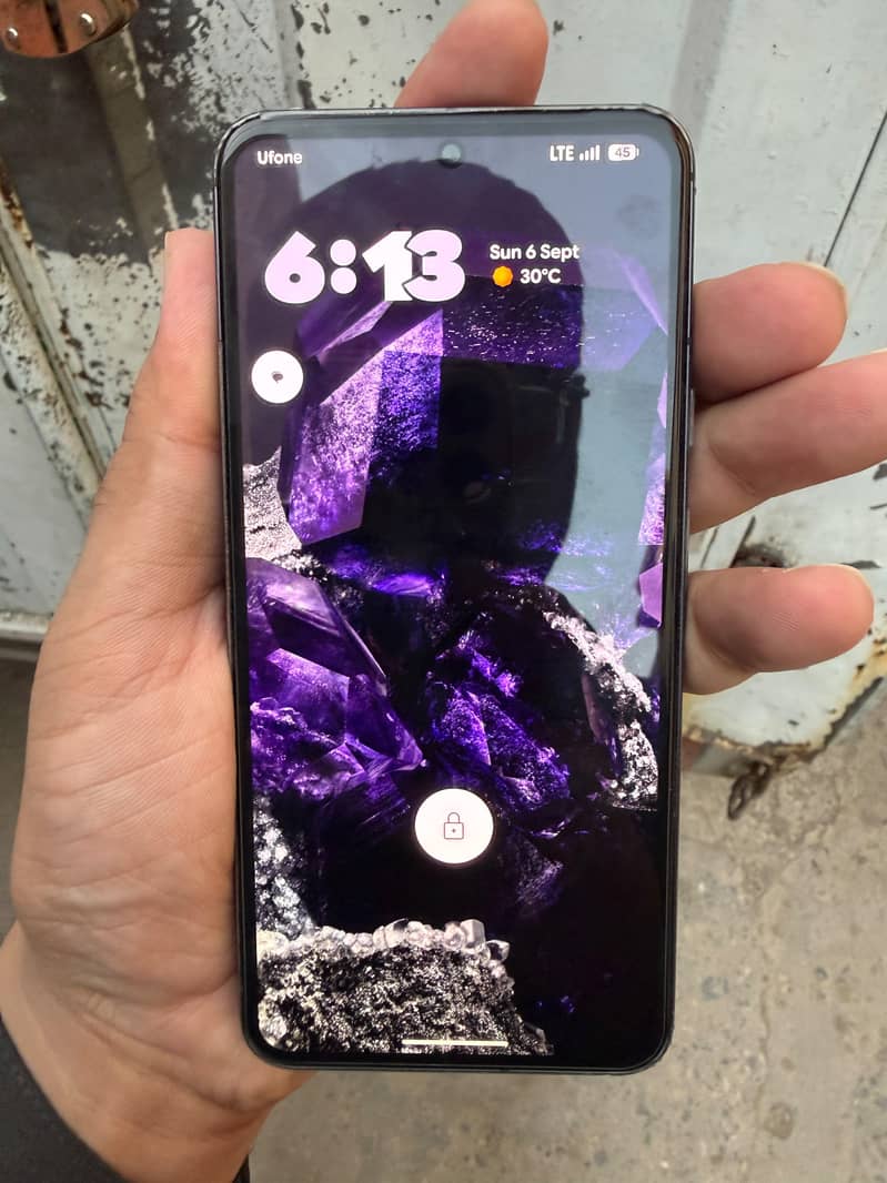Google Pixel 8 4