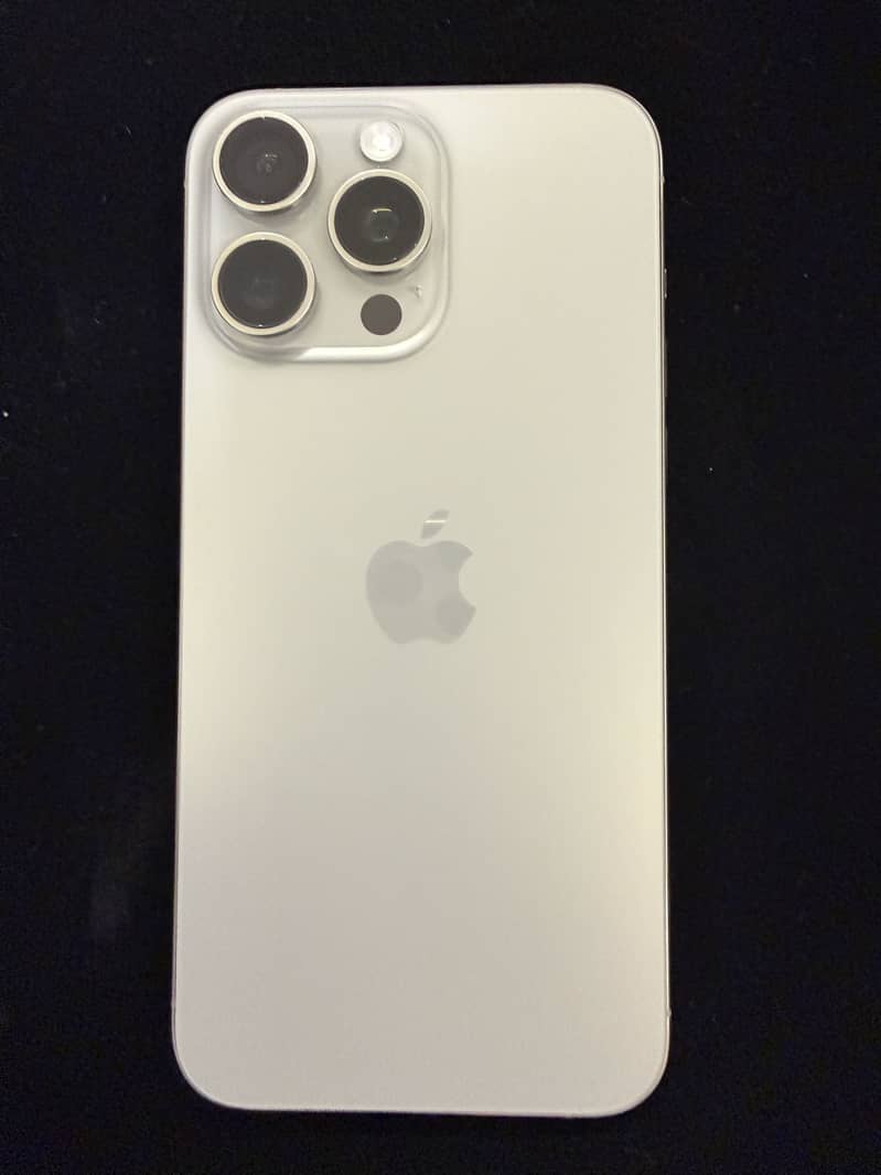 Apple iPhone 15 Pro Max 5
