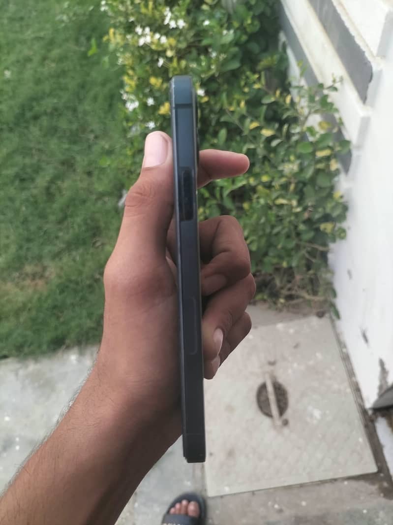 Apple iPhone 12 Pro 4