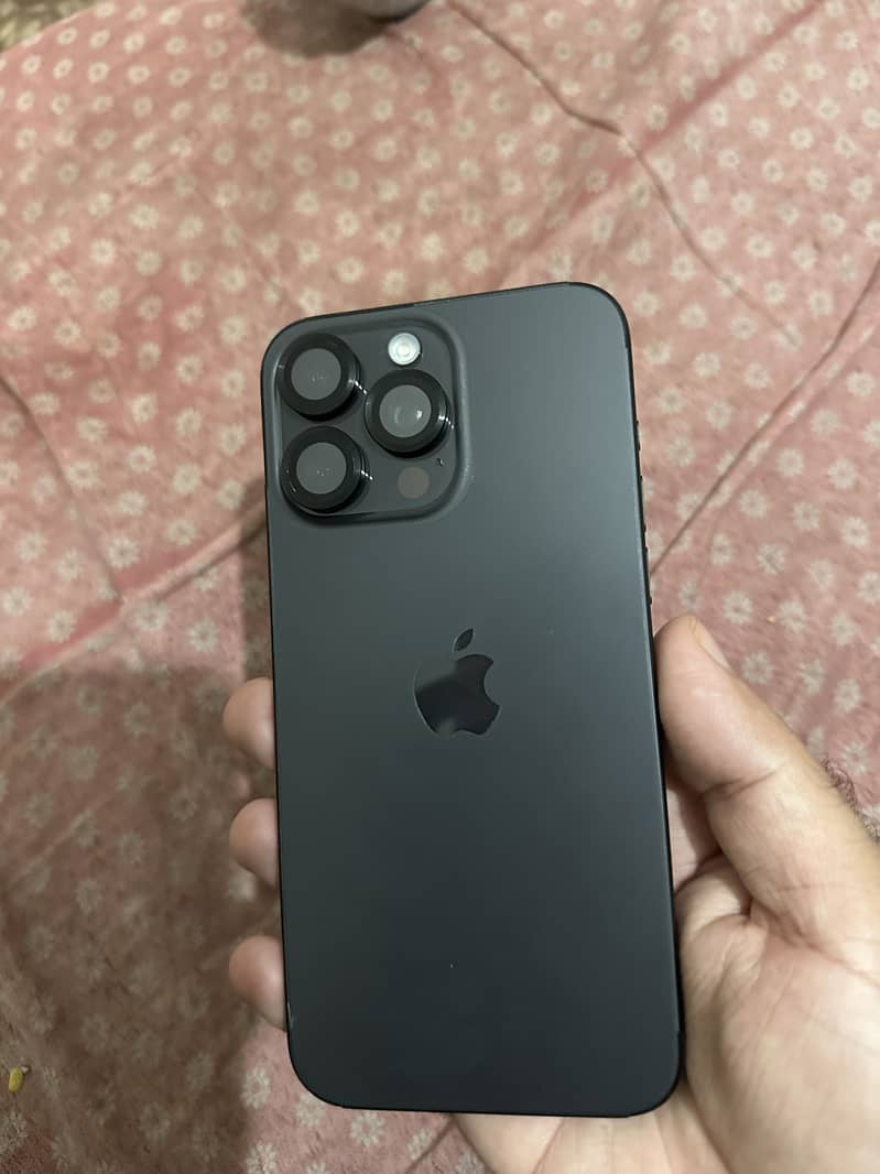 Apple iPhone 15 Pro Max 1