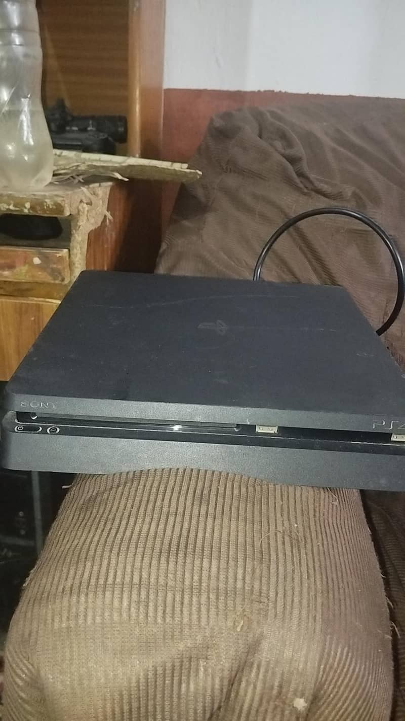 PS4 Slim prb 3