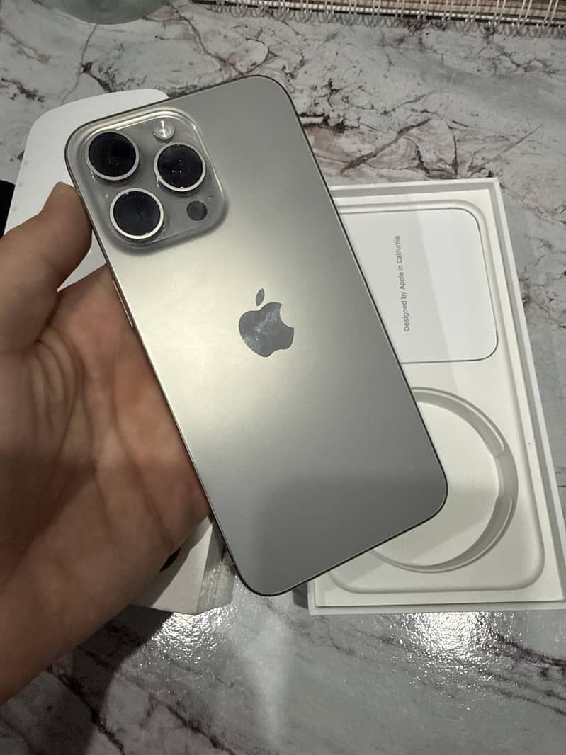 Apple iPhone 15 Pro Max 2