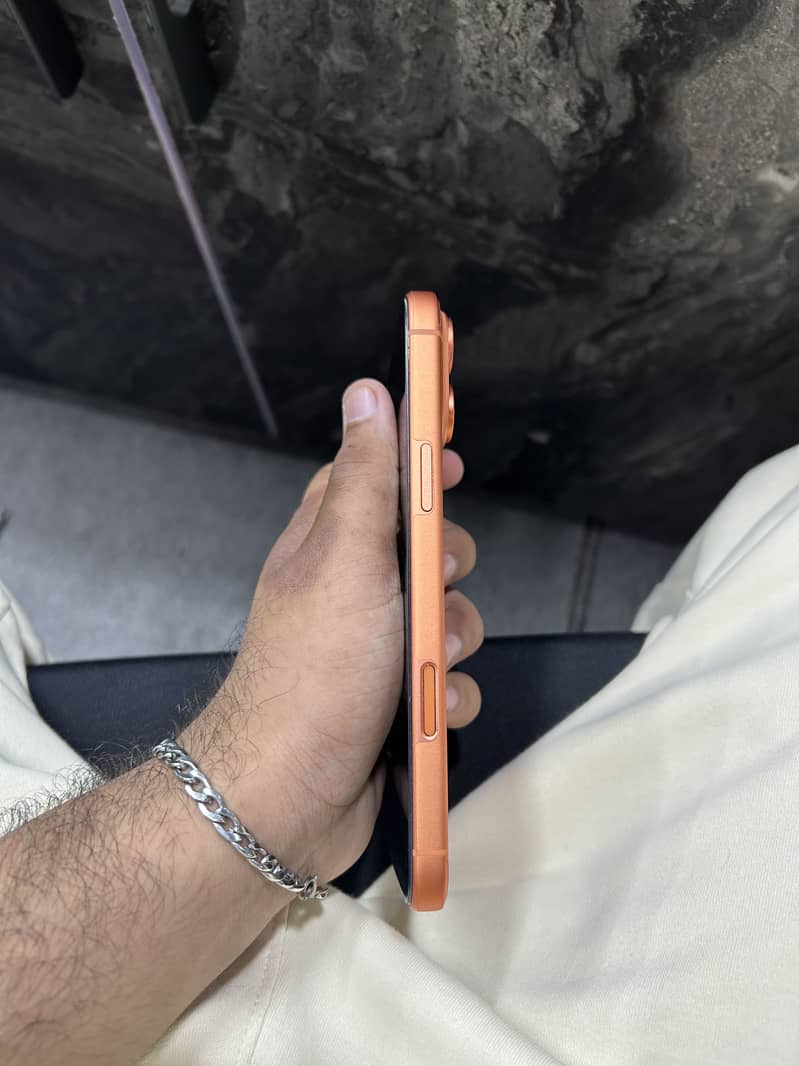Apple iPhone 17 Pro Max 5