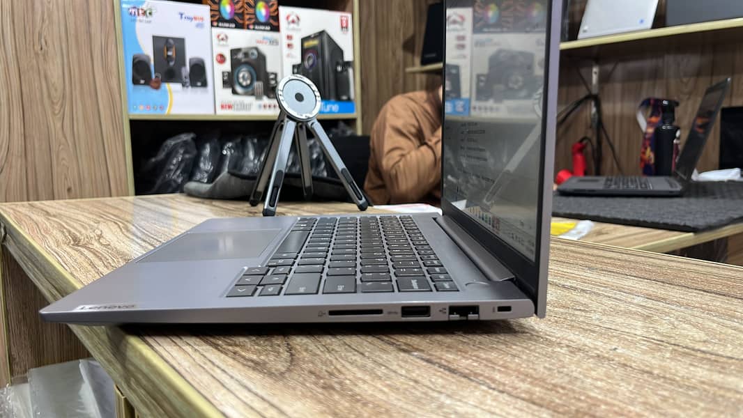 Laptop 0
