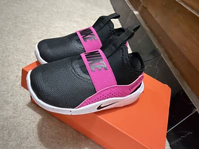 Nike pink and black baby girl shoe