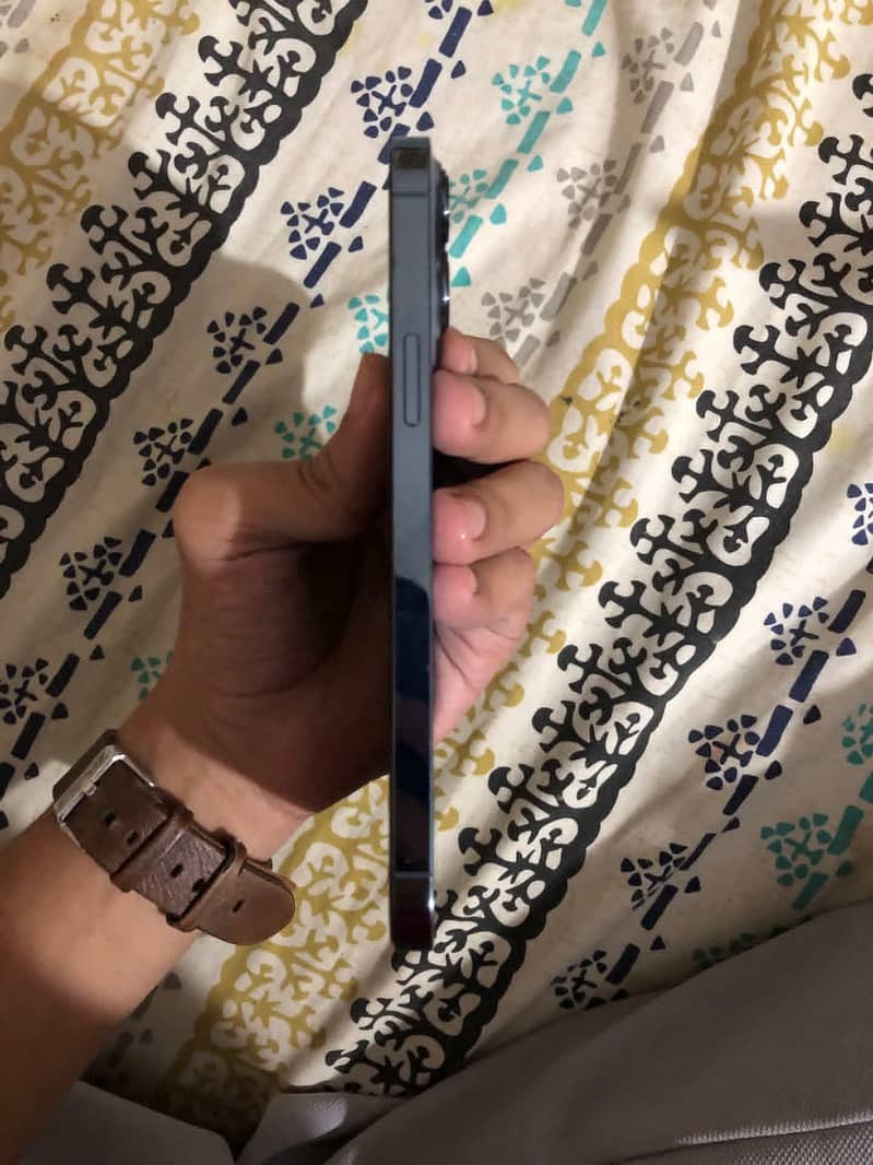 Apple iPhone 13 Pro Max 5