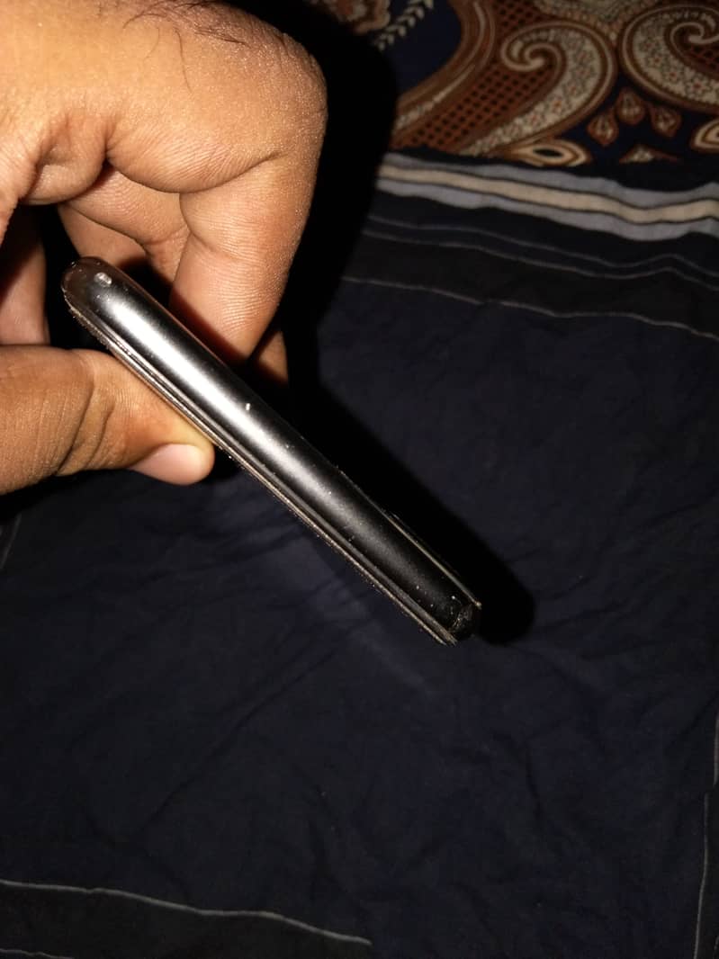 Apple iPhone 8 Plus 3