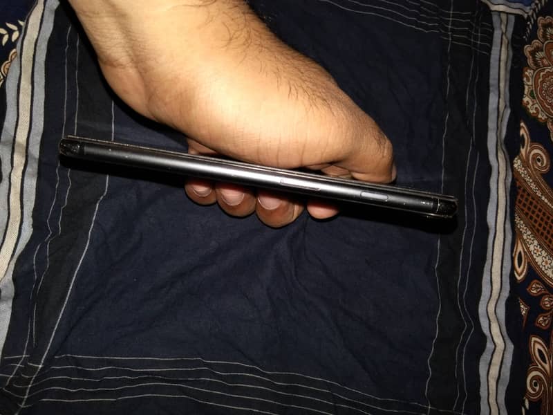 Apple iPhone 8 Plus 4