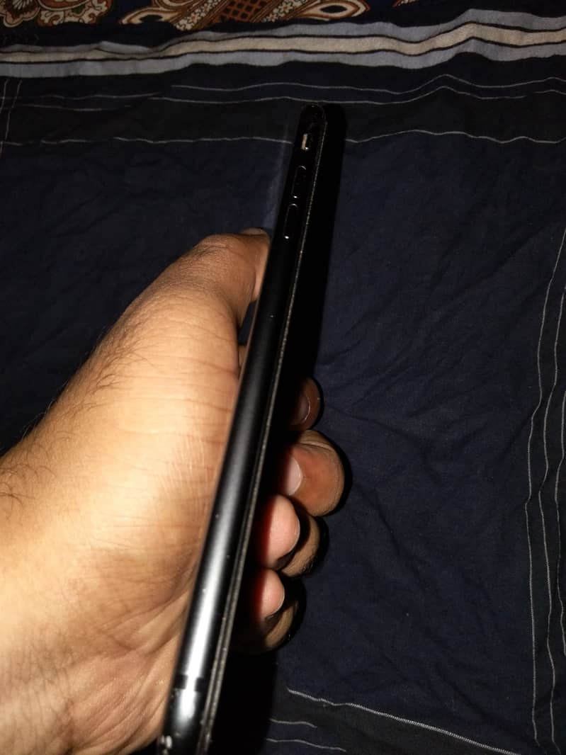 Apple iPhone 8 Plus 5