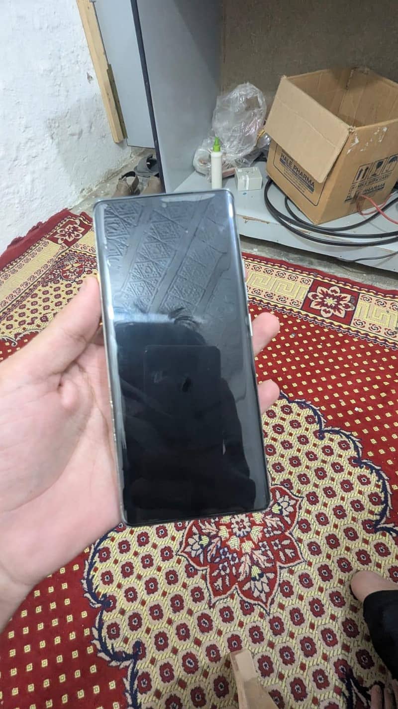 Tecno CAMON 40 Pro 6