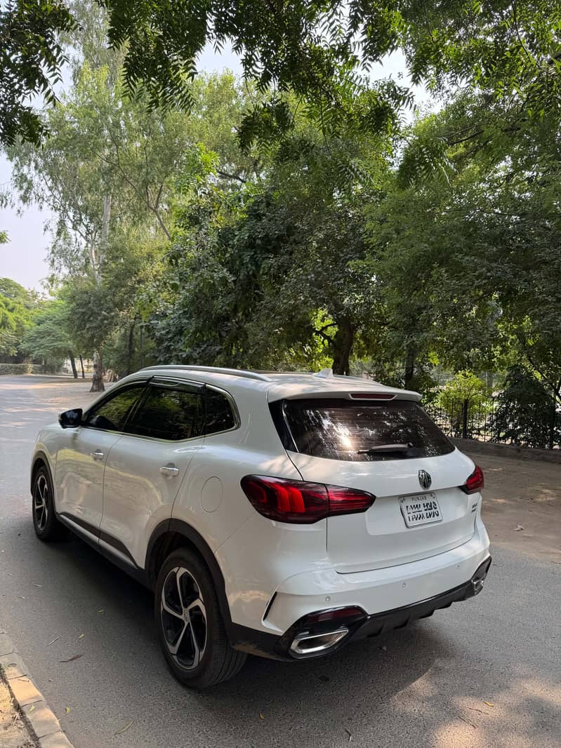 MG HS PHEV 4