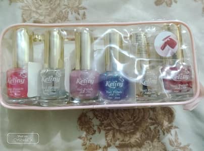 Glitter nail polish