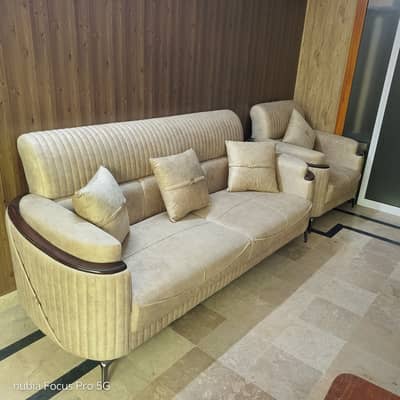 5 Seater Sofa and Table Set for Sale - Satellite Town Rawalpindi