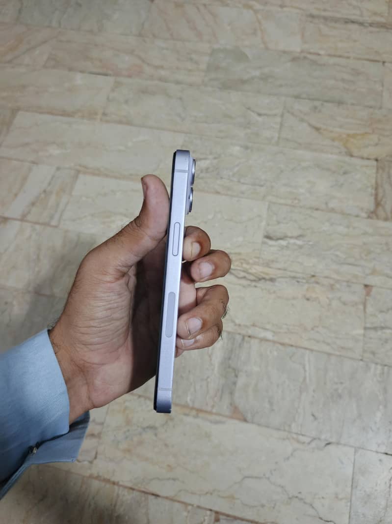iPhone 14 6